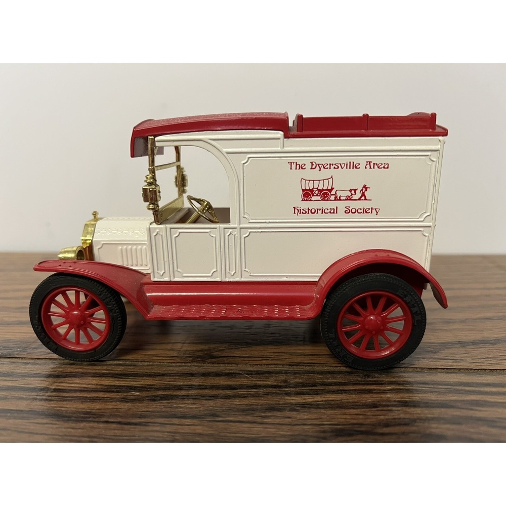 ERTL 1913 Model T Delivery Bank Die Cast Locking‎ with Key